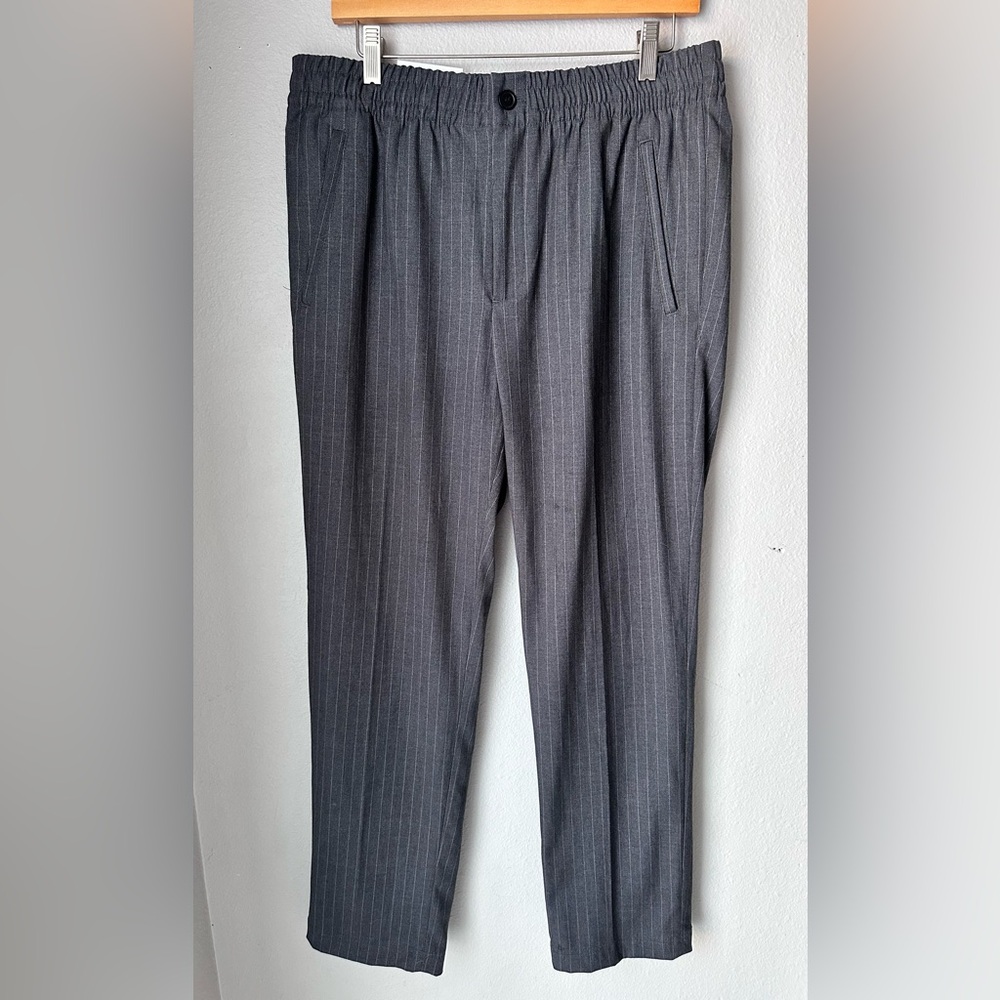 H&M Regular Fit Coupe Standard Gray Pinstriped Pants Womens Size Medium